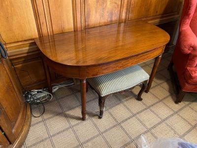 19th Century Mahogany Dining Table with Leaves with Brass Clips