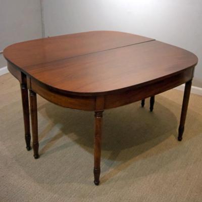 19th Century Mahogany Dining Table with Leaves with Brass Clips