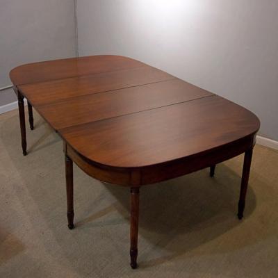 19th Century Mahogany Dining Table with Leaves with Brass Clips