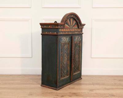 19th Century Painted Sk ne Wall Cabinet with Reeded Doors Sweden