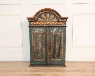 19th Century Painted Sk ne Wall Cabinet with Reeded Doors Sweden