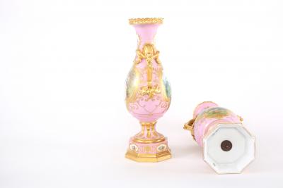 19th Century Pair Gilt Porcelain Decorative Urns Vases