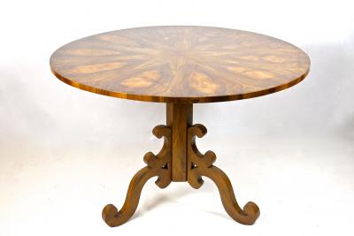 19th Century Round Biedermeier Dining Table Center Table Nutwood AT ca 1835