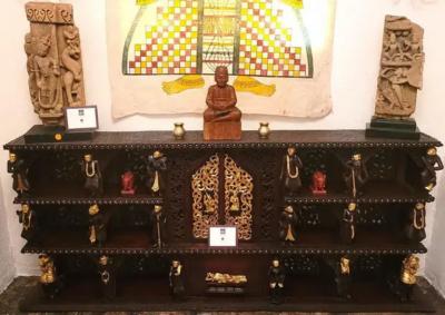 19th Century SE Asian Highly Carved Wooden and Gilded Floor Wall Cabinet