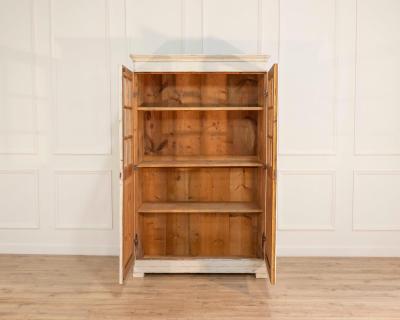 19th Century Swedish Gustavian Painted Display Cabinet with Glazed Doors