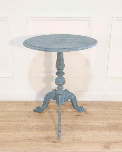 19th Century Swedish Tripod Oval Table in Original Painted Finish