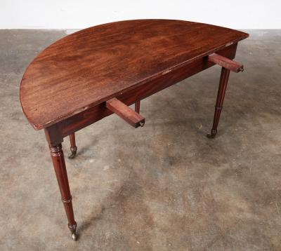 19th c Extendable Breakfast Table