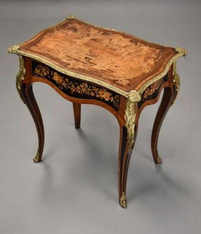 19thc fine quality Kingwood inlaid centre table in the French style
