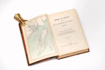 2 Volumes Samuel Rawson Gardiner A History of England 