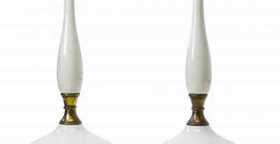 2 white ceramic and gold bronze hardware pair of table lamps