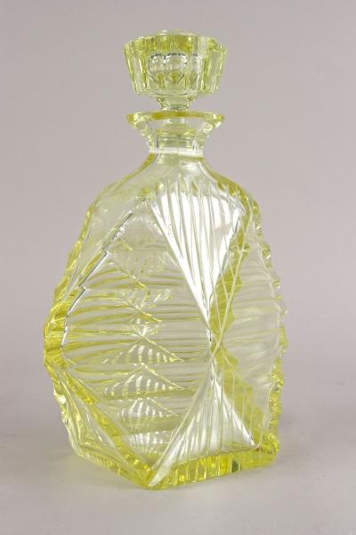 20th Century Art Deco Glass Decanter Set With 6 Shot Glasses CZ ca 1920