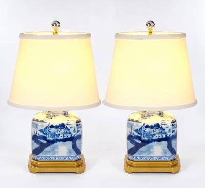20th Century Blue White Chinoiserie Porcelain Wood Base Pair of Table Lamps