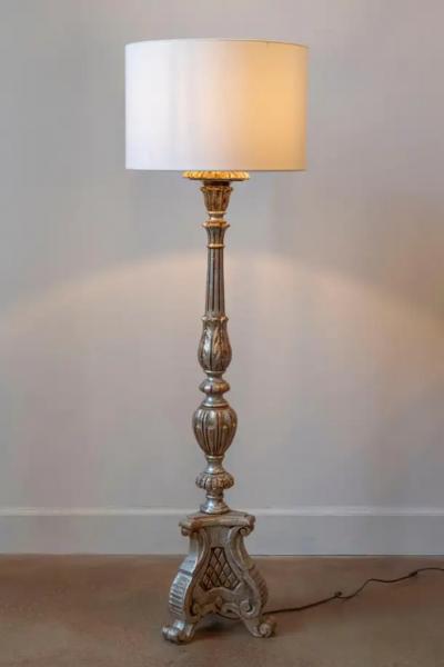 20th Century French Painted and Carved Wood Lamp with Neoclassical Detailing