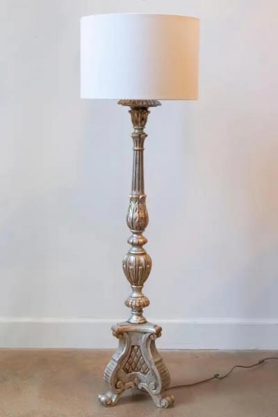 20th Century French Painted and Carved Wood Lamp with Neoclassical Detailing