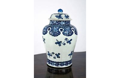 2134 Large Chinese Temple Jar