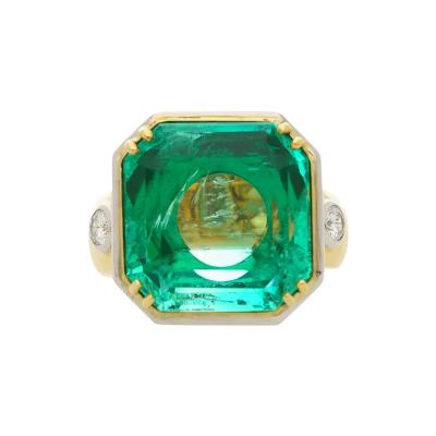 22 18 Carat Colombian Emerald Bezel 18K Gold Vintage Ring