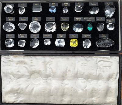 25 Glass Reproductions of Historical Diamonds Leather Pad Case Sothebys Prov 