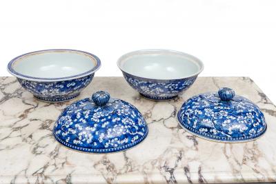 2727 Pair of Blue And White Covered Bowls