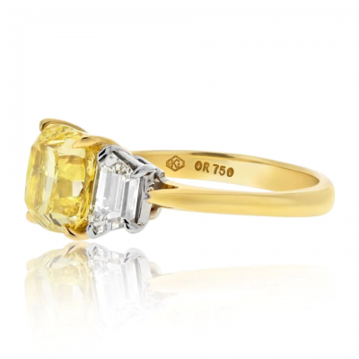 3 03CT FANCY VIVID YELLOW CUSHION CUT THREE STONE DIAMOND ENGAGEMENT RING