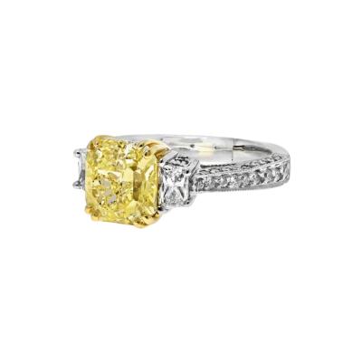 3 CARAT RADIANT CUT DIAMOND FANCY YELLOW GIA FYFC VS2 GIA RING