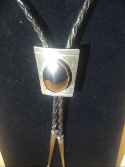 38 Leather Sterling Bolo Tie w Oval Onyx Setting Medallion