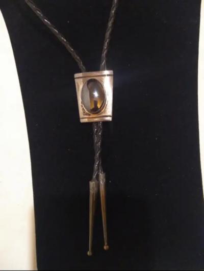 38 Leather Sterling Bolo Tie w Oval Onyx Setting Medallion
