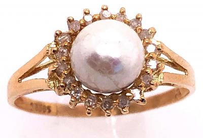 4 Karat Yellow Gold Fashion Pearl Ring with Diamonds