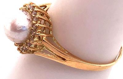 4 Karat Yellow Gold Fashion Pearl Ring with Diamonds
