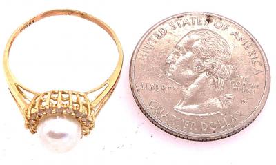 4 Karat Yellow Gold Fashion Pearl Ring with Diamonds
