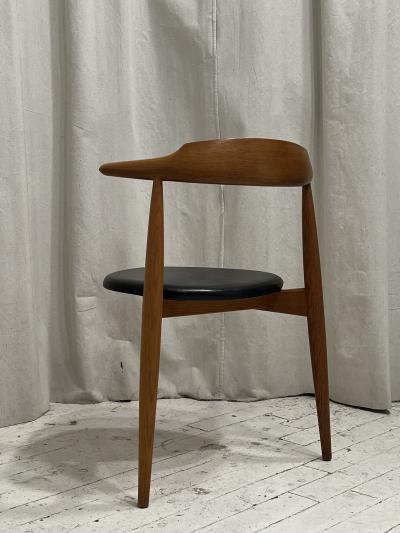 4 Petite Mid Century 3 Legged Chairs