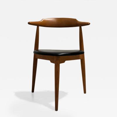 4 Petite Mid Century 3 Legged Chairs