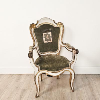 4 Swedish Baroque Painted and Gilt Chairs with Armorial Upholstery circa 1760