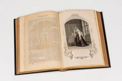 4 Volumes The Works of Shakespeare 