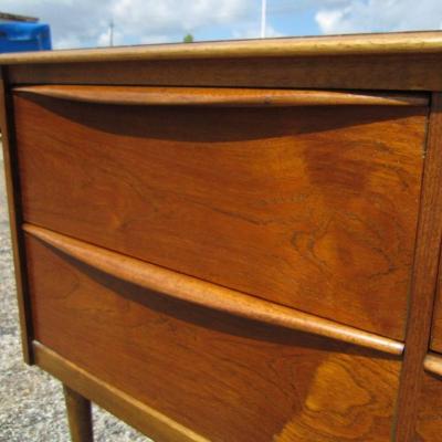 45 Vintage Midcentury Mahogany Dresser