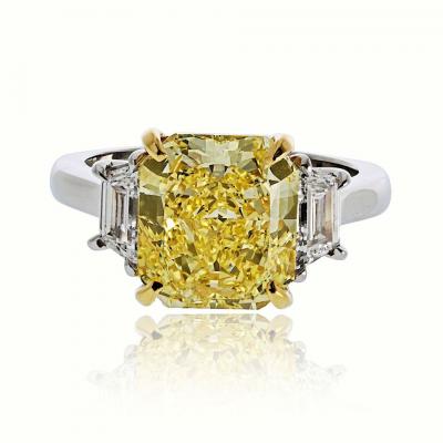 5 carat Radiant Cut Diamond Fancy Yellow GIA D color Traps Ring