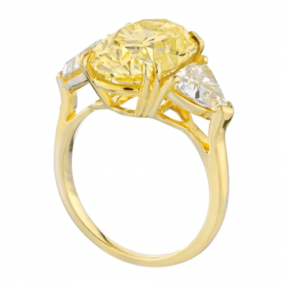 6 95 CARAT OVAL CUT FANCY INTENSE YELLOW THREE STONE DIAMOND ENGAGEMENT RING