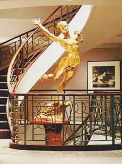 8 Monumental Sculpture by Greg Wyatt Women Athletes Bronze 1996 Olympics