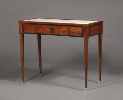 9237 AN UNUSUAL PAIR OF MAHOGANY SIDE TABLES
