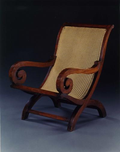 9353 A LARGE PAIR OF POSSIBLY GONCALO ALVES X FORM ARMCHAIRS