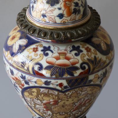 A BAYEUX PORCELAIN VASE WITH IMARI DECORATION CONVERTED TO A TABLE LAMP