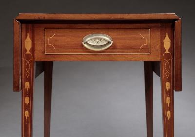 A FEDERAL INLAID MAHOGANY SINGLE DRAWER PEMBROKE TABLE