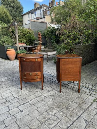 A FINE GEORGE III PERIOD MAHOGANY BEDSIDE CABINETS