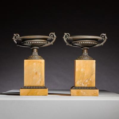 A FINE PAIR OF EARLY 19TH CENTURY FRENCH GRAND TOUR BRONZE AND SIENA MARBLE