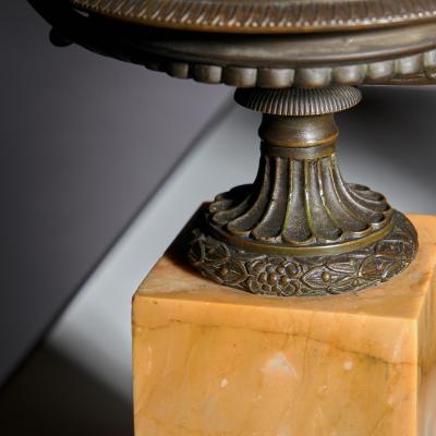 A FINE PAIR OF EARLY 19TH CENTURY FRENCH GRAND TOUR BRONZE AND SIENA MARBLE