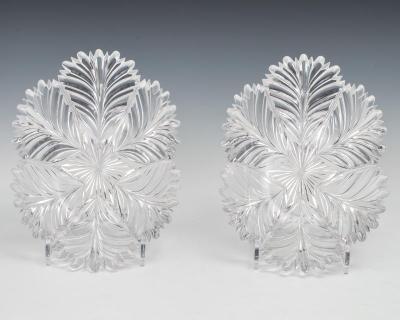 A FINE PAIR OF FEATHER CUT VICTORIAN DISHES
