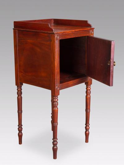 A FINE PAIR OF GEORGE III BEDSIDE CUPBOARDS