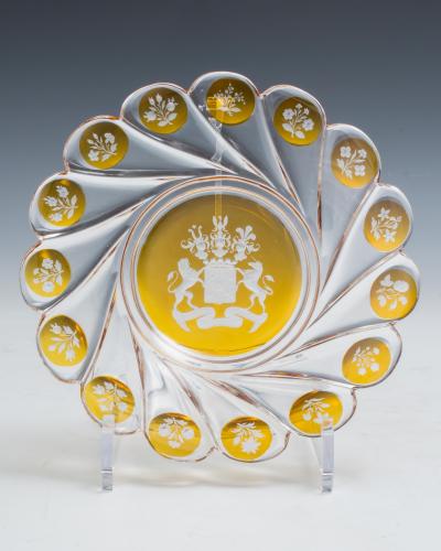 A FINE SET OF EIGHT ROTHSCHILD AMBER OVERLAY PLATES