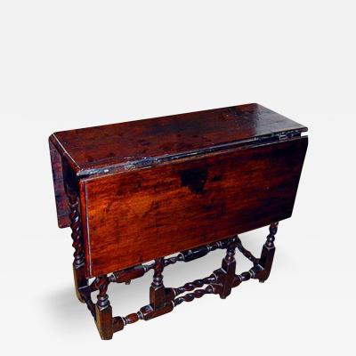 A Fine 18th Century Jacobean Walnut Drop Leaf Side Table