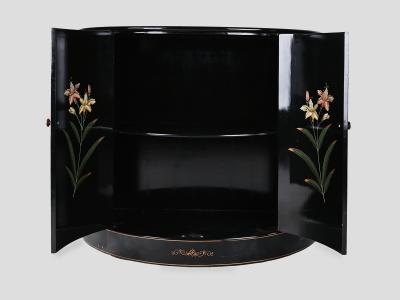 A French 40 s Chinoiserie Cabinet