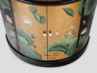 A French 40 s Chinoiserie Cabinet